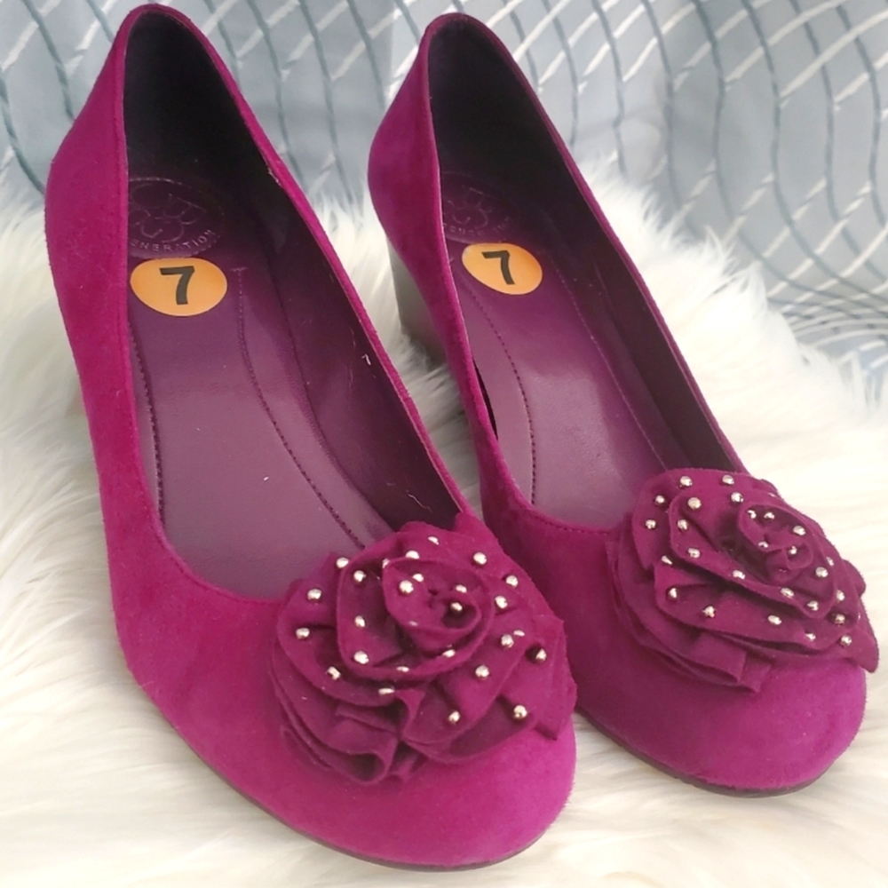 Bcbgeneration Suede Fuchsia Flower Wedge, 7 - image 1